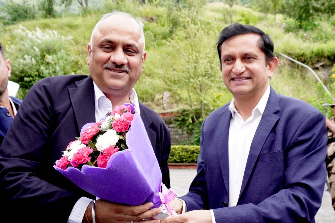 निदेशक परियोजनाएं राजेश कुमार चंदेल ने किया नाथपा झाकड़ी हाइड्रो पावर स्टेशन का दौरा
