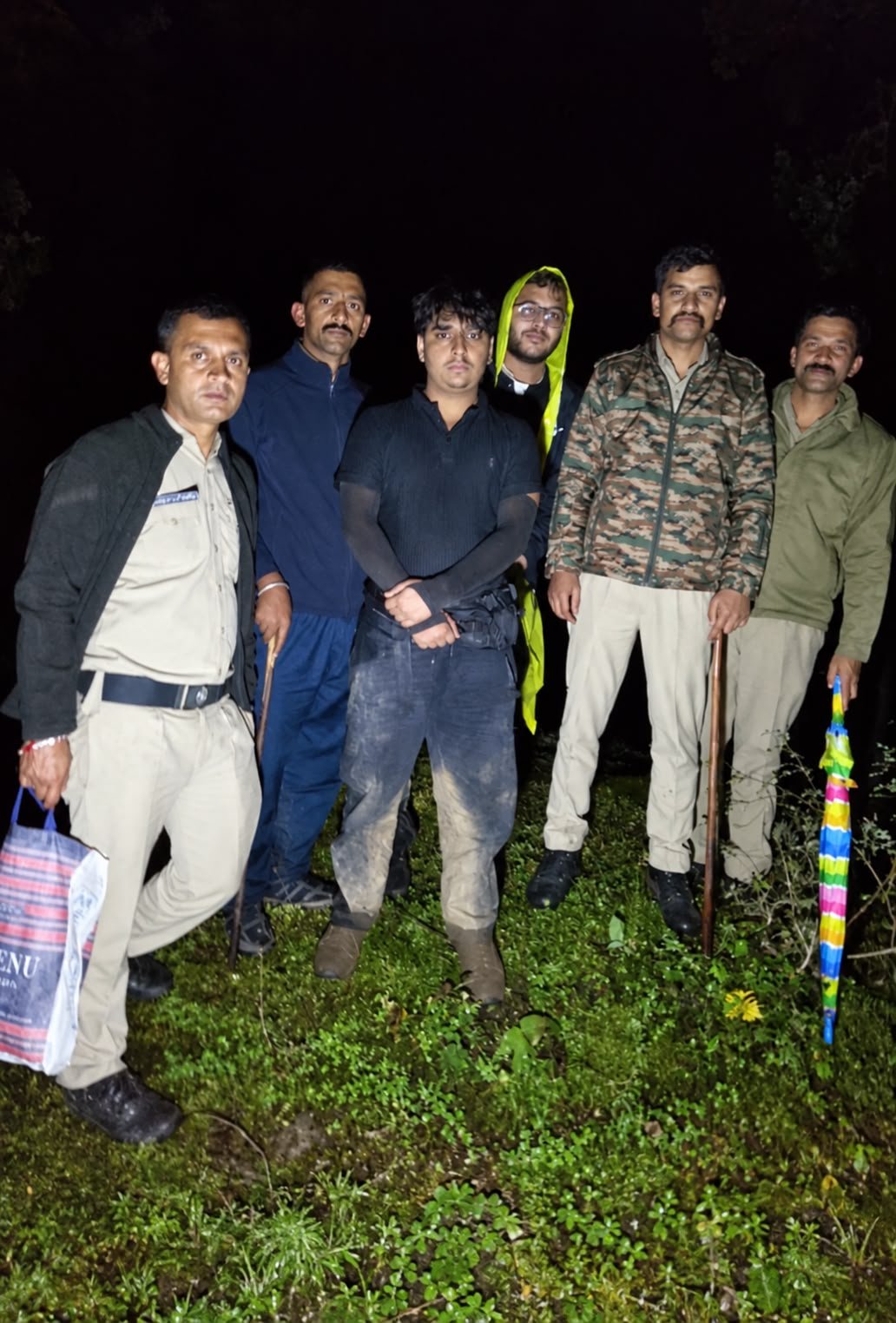 चूड़धार क्षेत्र में रास्ता भटके चार श्रद्धालुओं को शिमला पुलिस ने रातभर रेस्क्यू ऑपरेशन चला कर सुरक्षित बचाया